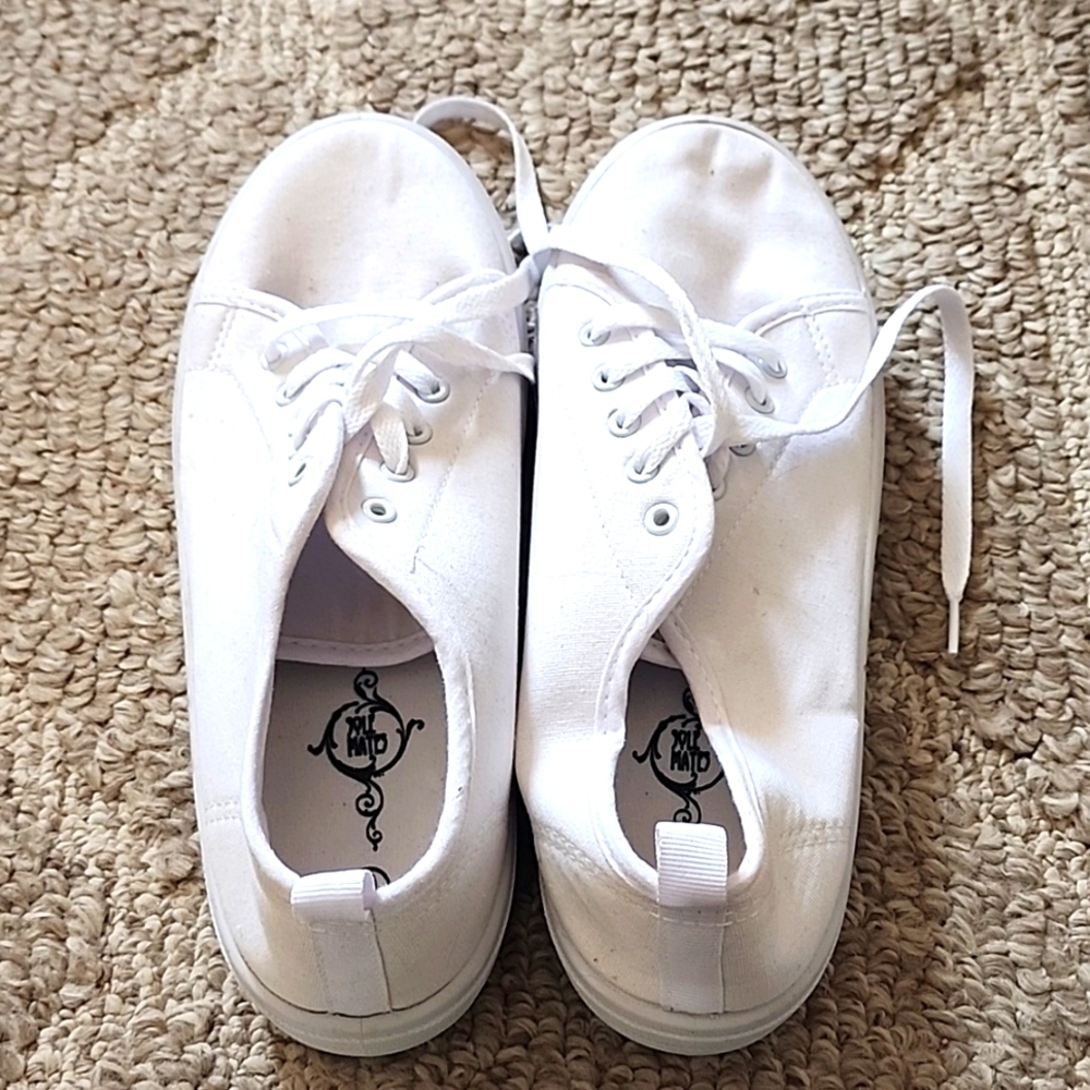 Women's shoes